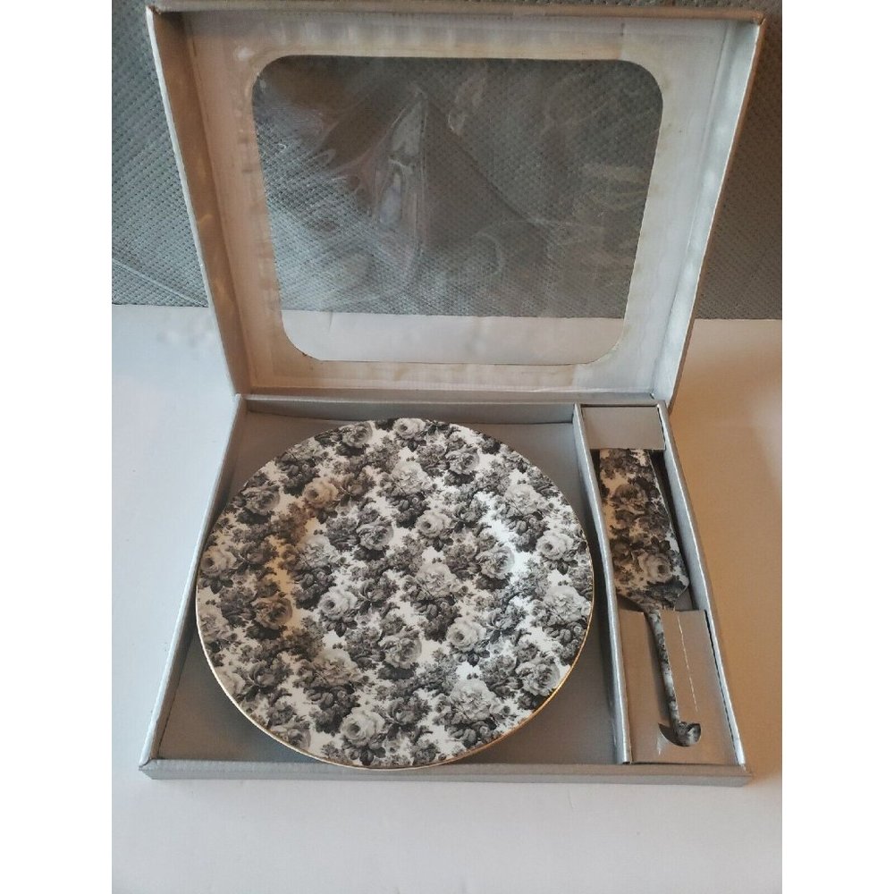 Vintage Formalities By Baum Bros Floral Cake Plate & Server Black & White